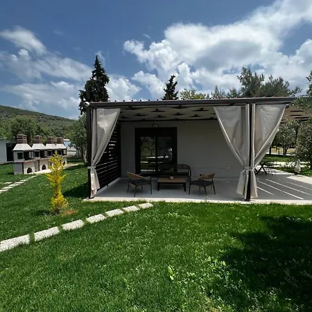 Naiades Aigli Tatil Evi